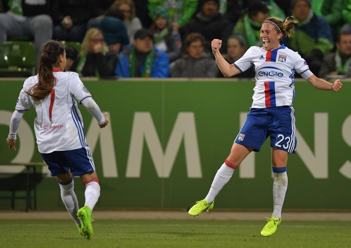 坎昆维黛罗表现抢眼,助巴黎胜出 坎昆维黛罗表现抢眼,助巴黎胜出